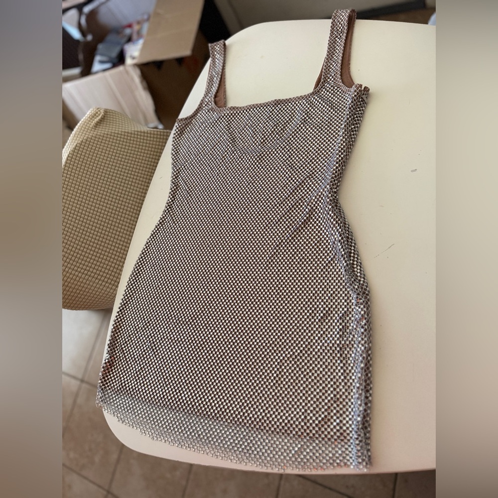 Elegant Silver Backless Dress - Picture 6 of 8